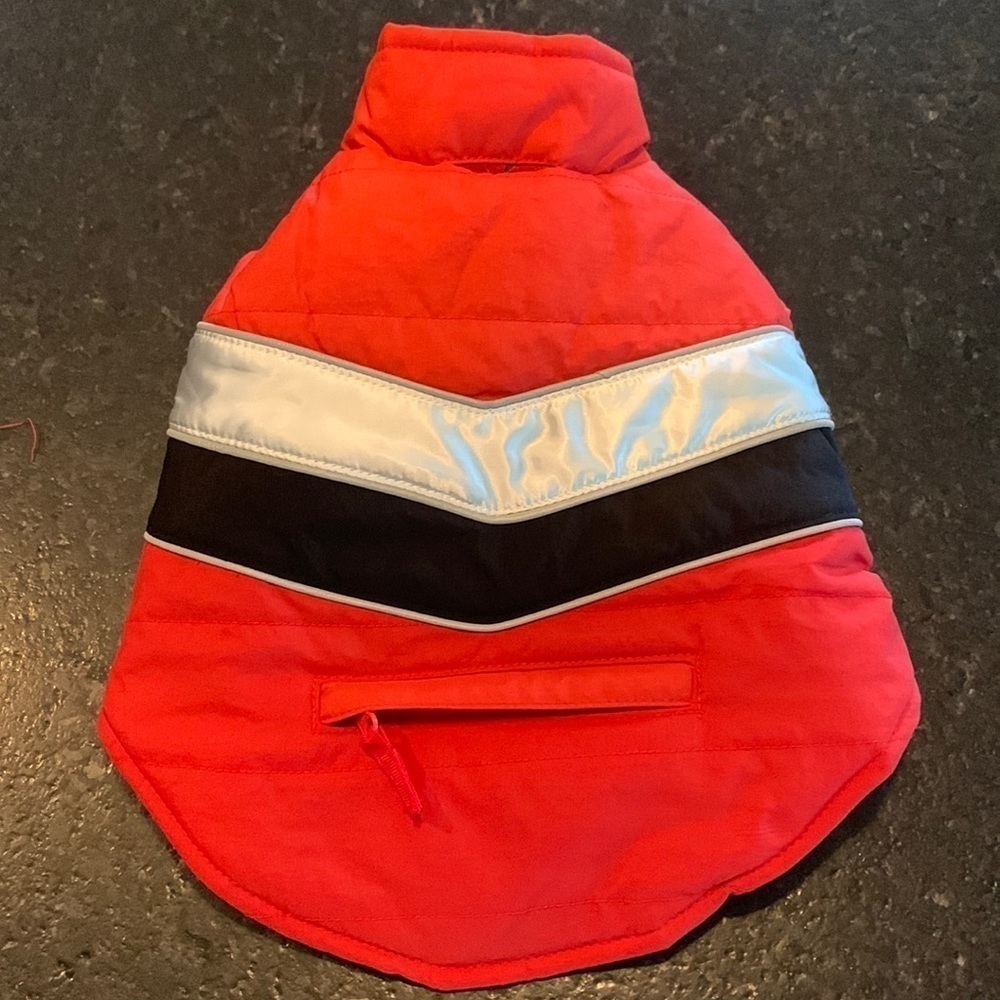 Old Navy dog coat XS red black school colors warm cozy spot for leash attachment
